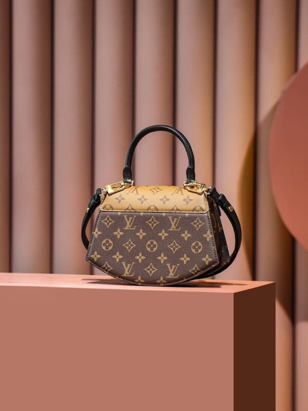 LC708 – Louis Vuitton 𝐓𝐈𝐋𝐒𝐈𝐓𝐓 M46548 Size 24 cm Top Quality