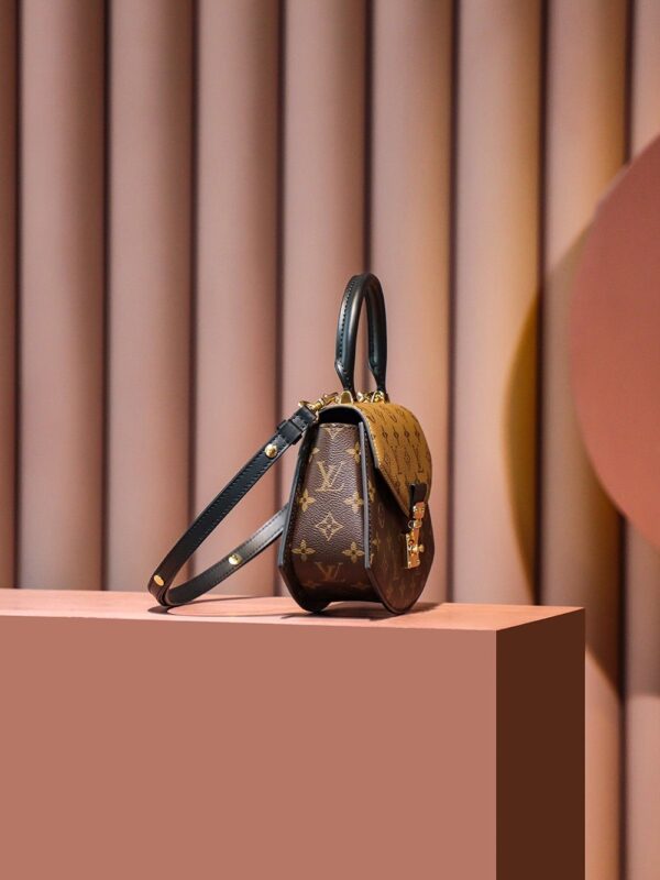 LC708 – Louis Vuitton 𝐓𝐈𝐋𝐒𝐈𝐓𝐓 M46548 Size 24 cm Top Quality