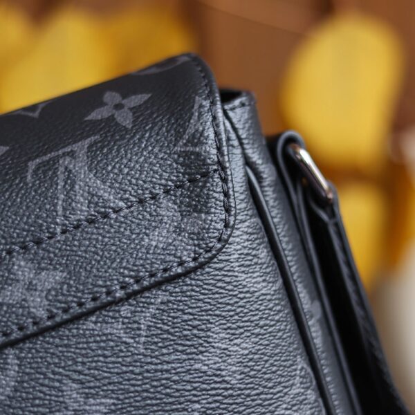 LC709 – Louis Vuitton 𝐃𝐈𝐒𝐓𝐑𝐈𝐂𝐓 M44000 Size 25 cm Top Quality
