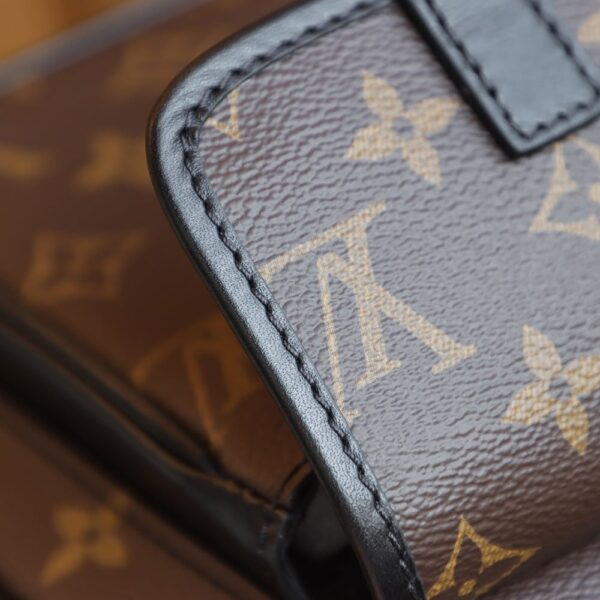LC711 – Louis Vuitton 𝐂𝐇𝐑𝐈𝐒𝐓𝐎𝐏𝐇𝐄𝐑 M69404 Top Quality