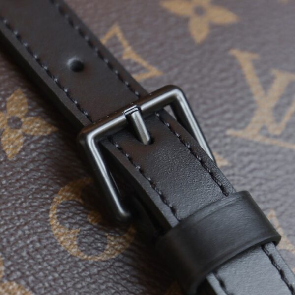 LC712 – Louis Vuitton 𝐂𝐇𝐑𝐈𝐒𝐓𝐎𝐏𝐇𝐄𝐑 M69404 Top Quality