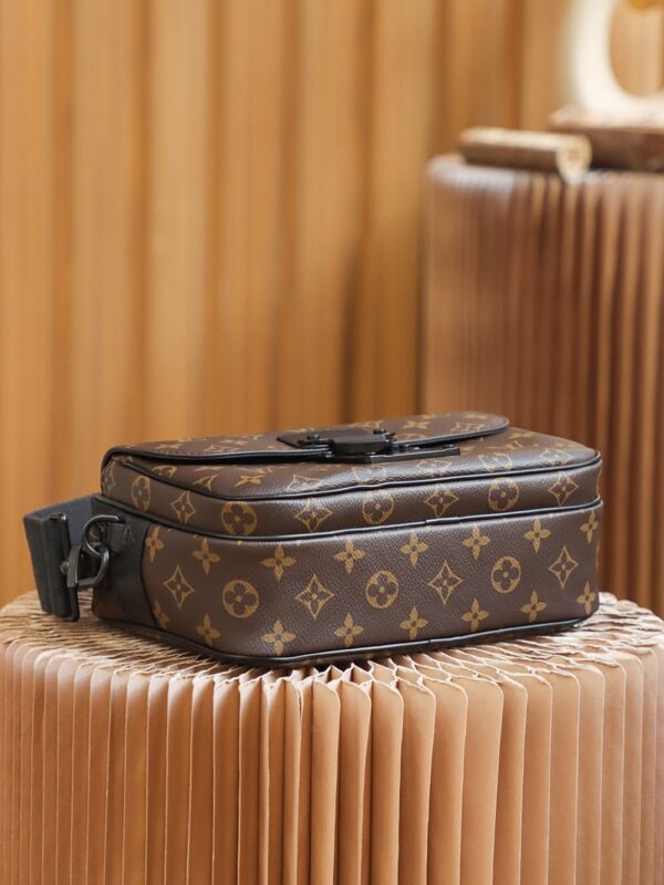 LC713 – Louis Vuitton 𝐒 𝐋𝐎𝐂𝐊 M45806 Top Quality
