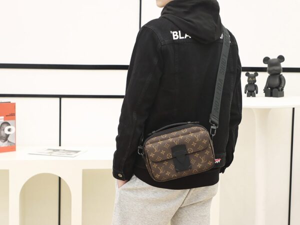 LC713 – Louis Vuitton 𝐒 𝐋𝐎𝐂𝐊 M45806 Top Quality