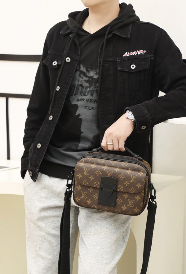 LC713 – Louis Vuitton 𝐒 𝐋𝐎𝐂𝐊 M45806 Top Quality