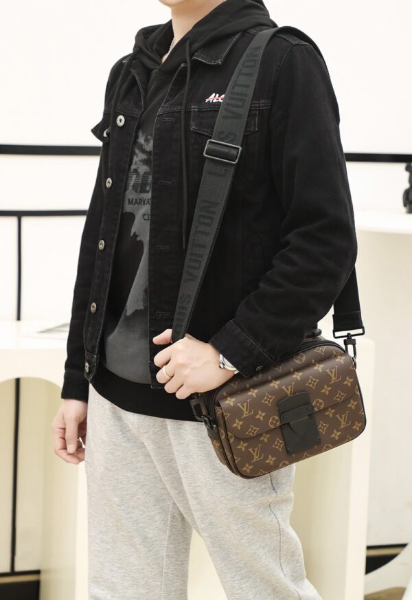 LC713 – Louis Vuitton 𝐒 𝐋𝐎𝐂𝐊 M45806 Top Quality