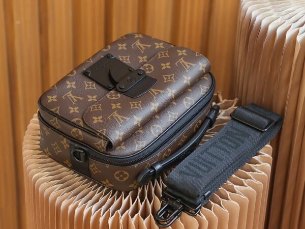 LC713 – Louis Vuitton 𝐒 𝐋𝐎𝐂𝐊 M45806 Top Quality