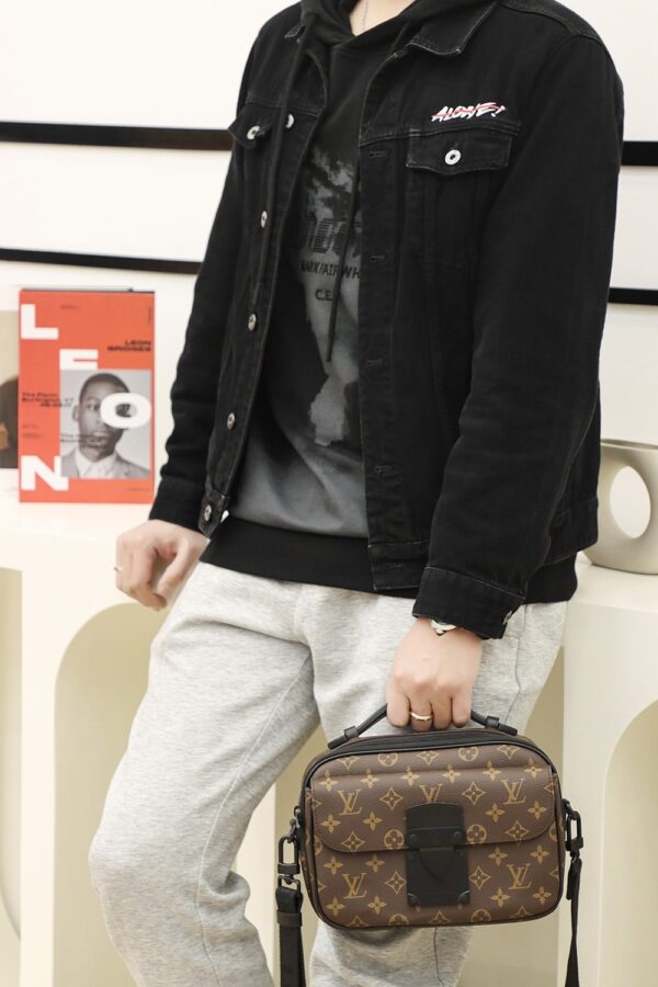 LC713 – Louis Vuitton 𝐒 𝐋𝐎𝐂𝐊 M45806 Top Quality