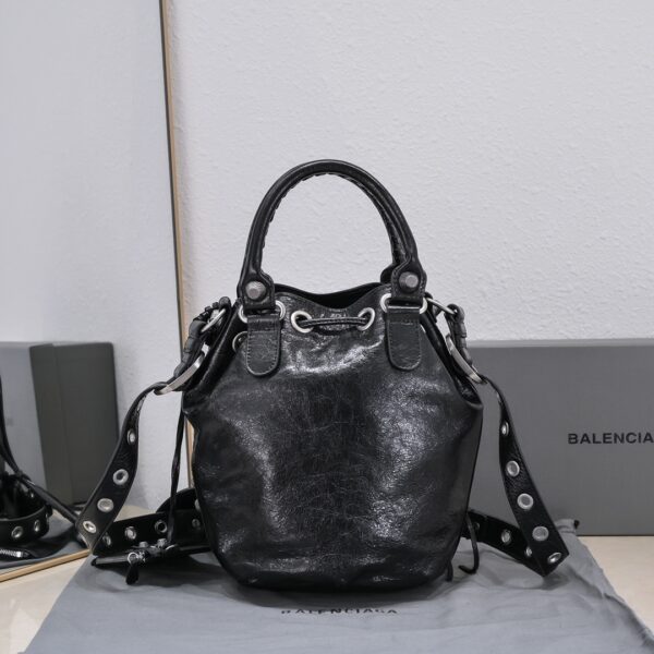 Le Cagole Small Bucket Bag In Black/Dark Blue/Sliver Tone For Women 11.8in/30 cm 7024321VG9Y1000