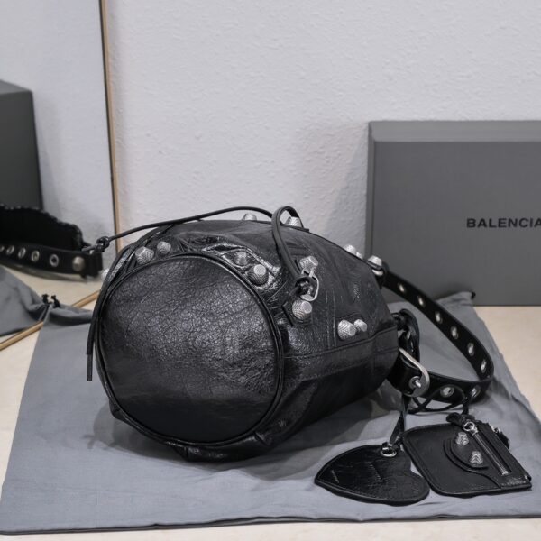 Le Cagole Small Bucket Bag In Black/Dark Blue/Sliver Tone For Women 11.8in/30 cm 7024321VG9Y1000