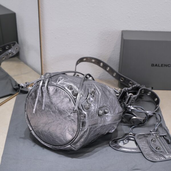 Le Cagole Small Bucket Bag In Black/Dark Blue/Sliver Tone For Women 11.8in/30 cm 7024321VG9Y1000