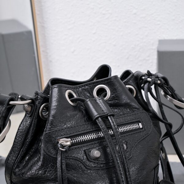 Le Cagole Xs Bucket Bag White/Black/Light Black/Grey/Light Grey For Women 7.8in/20 cm 7024311VG9Y9104