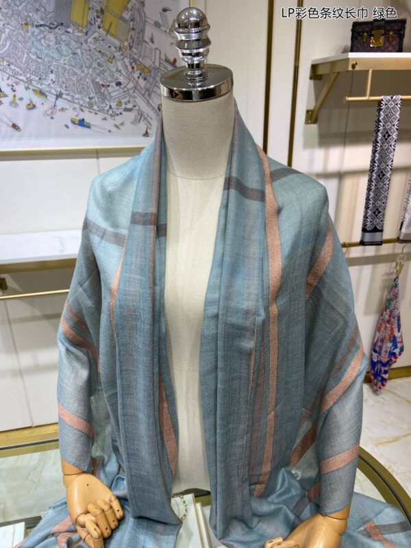Loro Piana Long Island Stole Linen and Silk in Blue Scarf 205cm/80in 