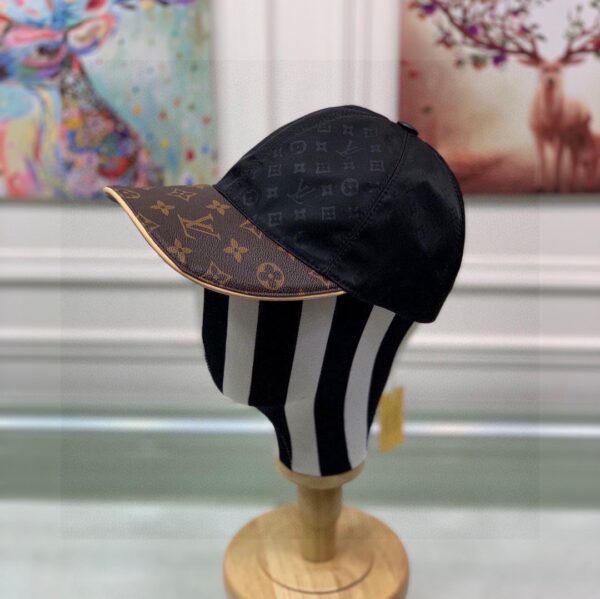 Louis Vuitton Be My Cap Black LV Cap