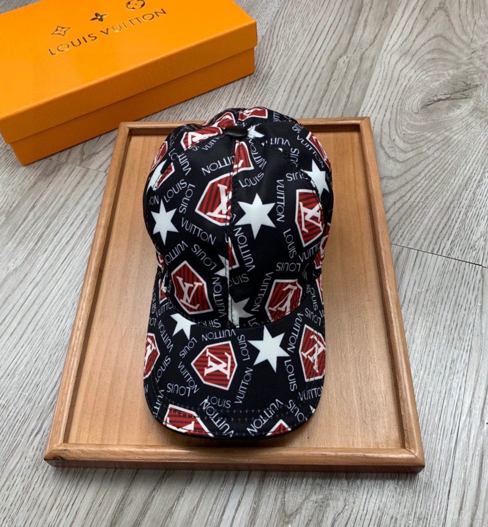 Louis Vuitton Be My Cap In Black