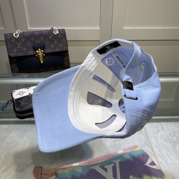 Louis Vuitton Be My Cap In Blue