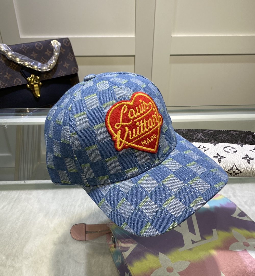 Louis Vuitton Be My Cap In Blue