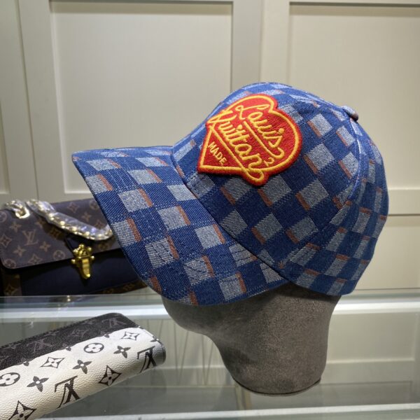 Louis Vuitton Be My Cap In Blue