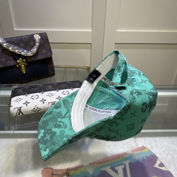 Louis Vuitton Be My Cap In Green