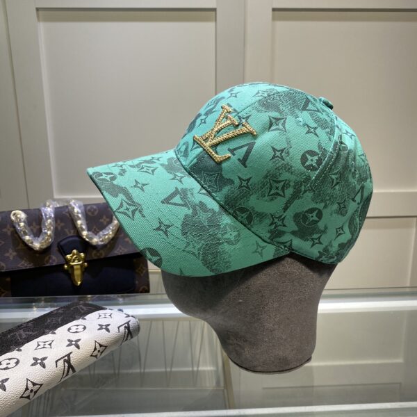 Louis Vuitton Be My Cap In Green