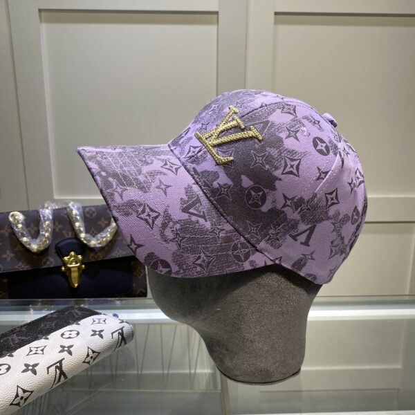 Louis Vuitton Be My Cap In Purple