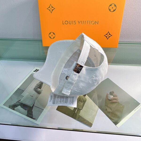 Louis Vuitton Be My Cap In White