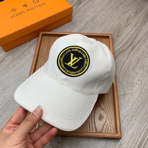 Louis Vuitton Be My Cap In White