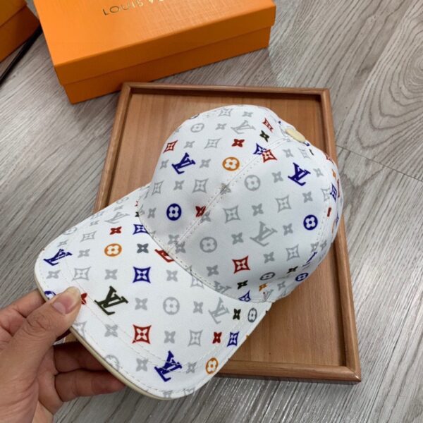 Louis Vuitton Be My Cap In White