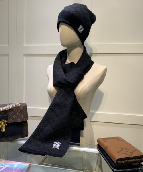Louis Vuitton Beanie & Scarf Set In Black