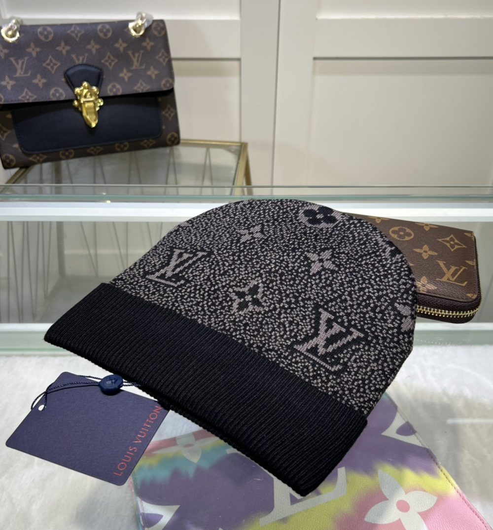 Louis Vuitton Beanie In Black LV Headwear