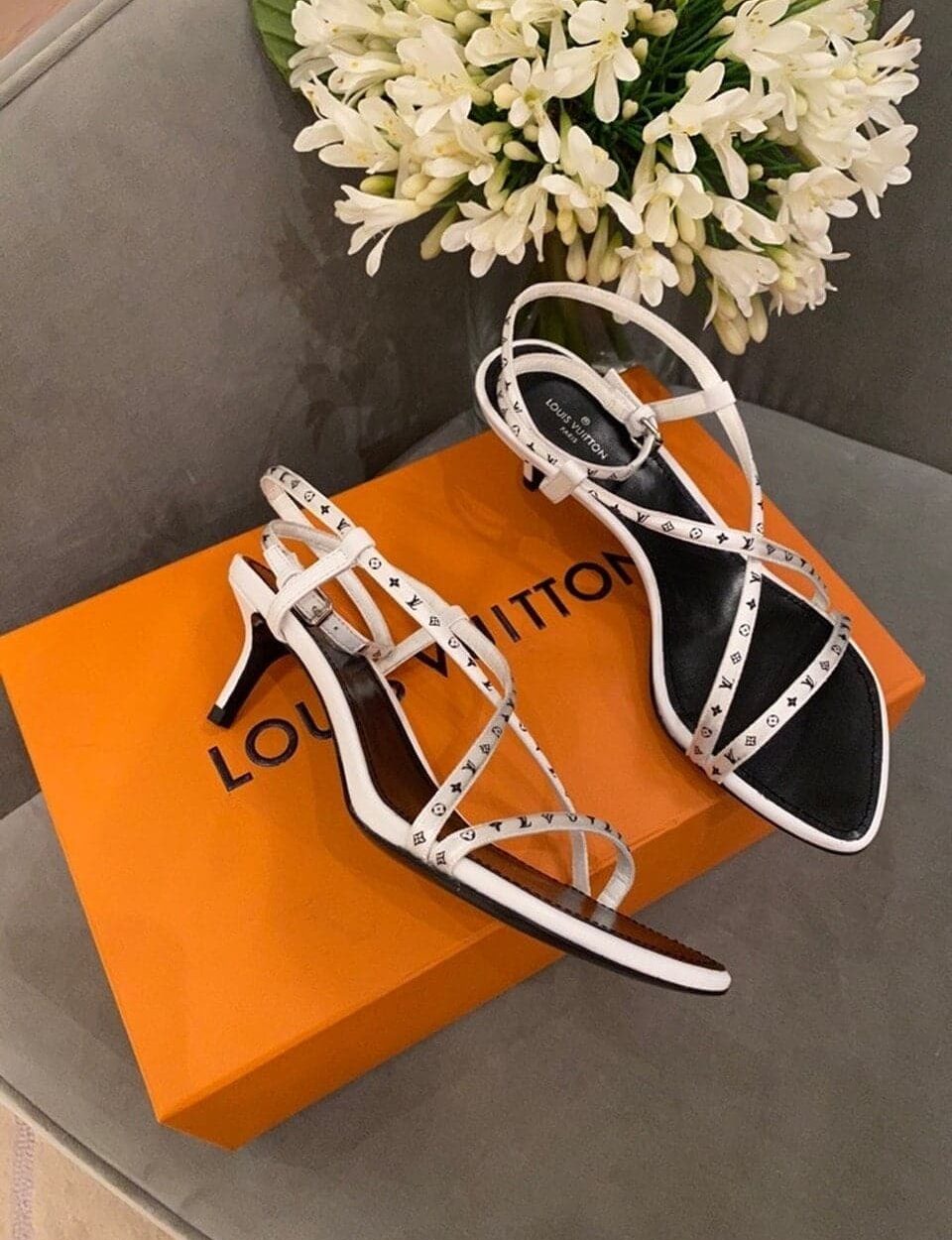 Louis Vuitton Citizen Sandals Calfskin Leather Spring/Summer Collection 1A7RYA White