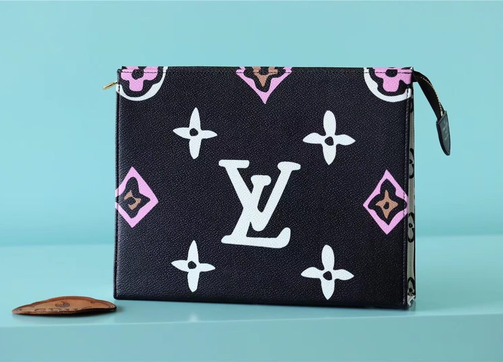 1:1 Replica Louis Vuitton Cosmetic Toiletry Pouch 26 Waxed Monogram Canvas Black For Women, Women's Wallets 9.8in/25cm LV M80751