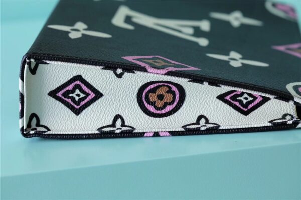 1:1 Replica Louis Vuitton Cosmetic Toiletry Pouch 26 Waxed Monogram Canvas Black For Women, Women's Wallets 9.8in/25cm LV M80751