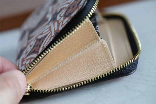 1:1 Replica Louis Vuitton Crafty Zippy Coin Purse Monogram Canvas For Women, Women's Wallets 4.3in/11cm LV M69496