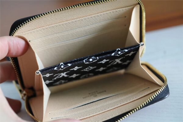 1:1 Replica Louis Vuitton Crafty Zippy Coin Purse Monogram Canvas For Women, Women's Wallets 4.3in/11cm LV M69496