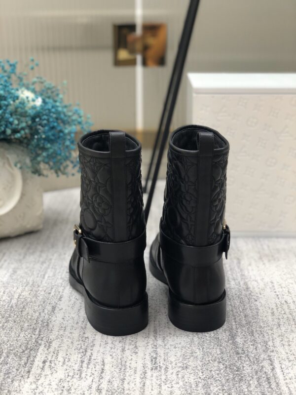 Louis Vuitton Discovery Flat Ankle Boot Black For Women LV
