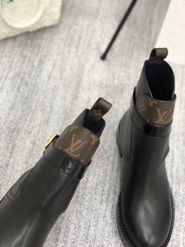 Louis Vuitton Discovery Flat Ankle Boot Black For Women LV