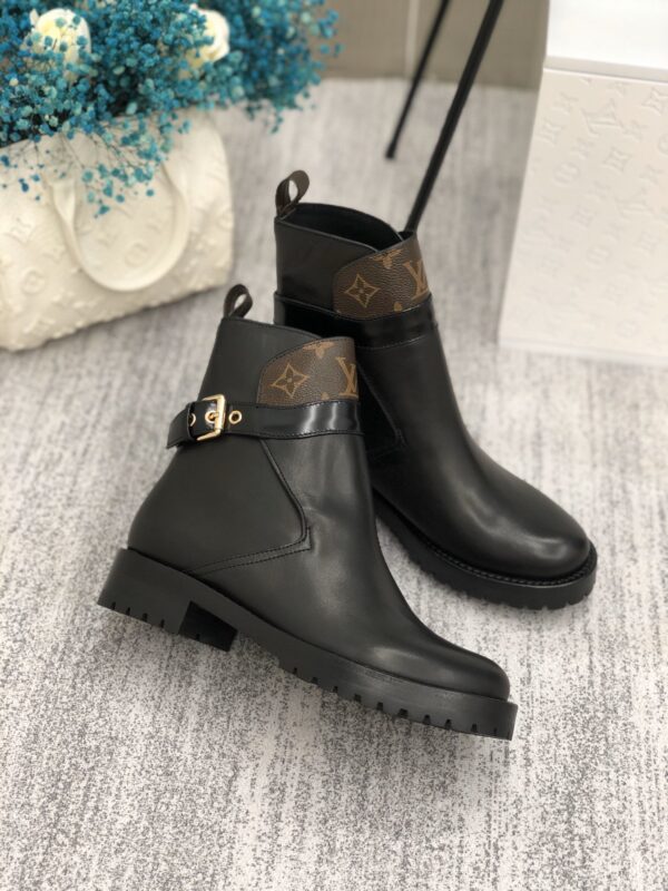 Louis Vuitton Discovery Flat Ankle Boot Black For Women LV