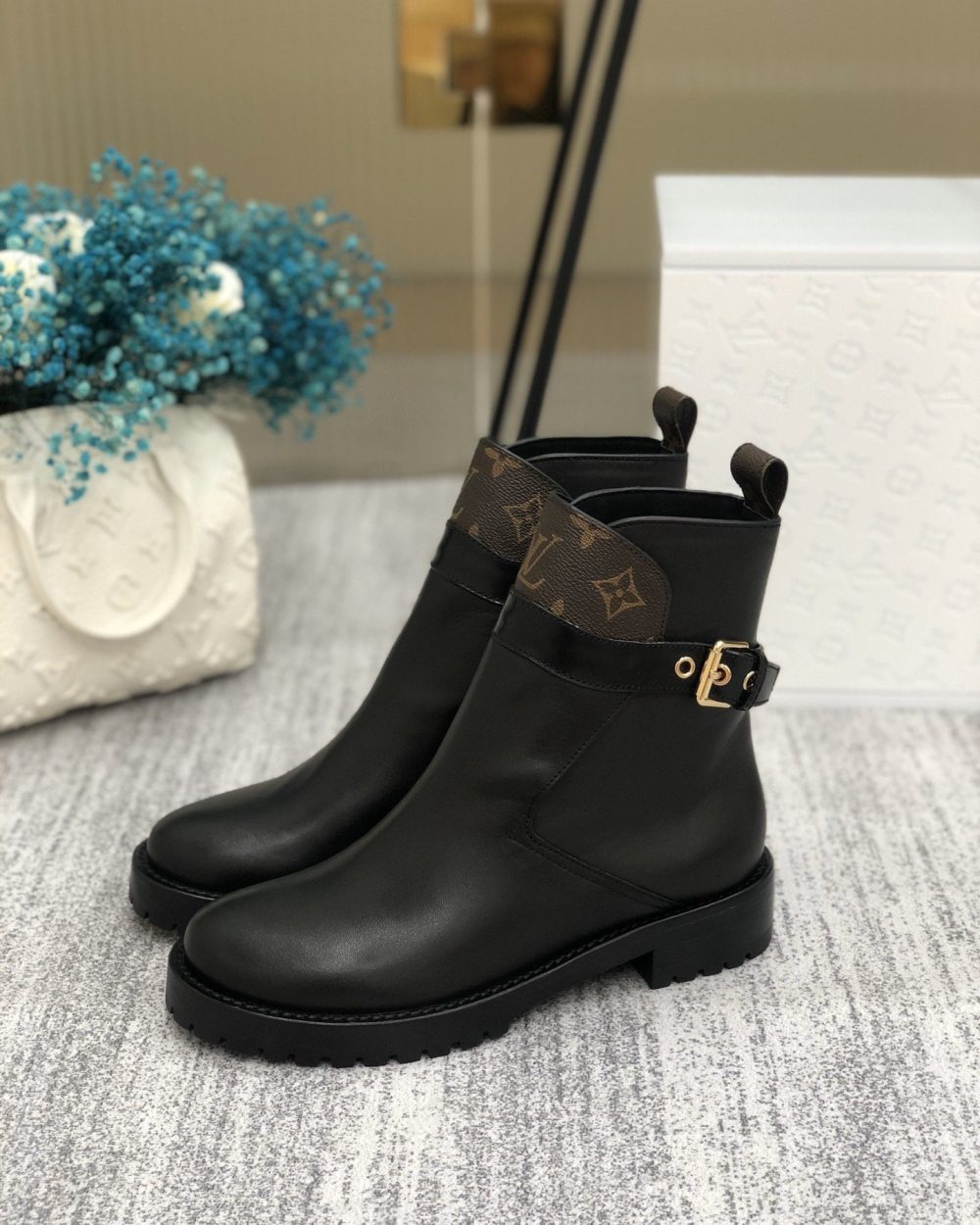 Louis Vuitton Discovery Flat Ankle Boot Black For Women LV