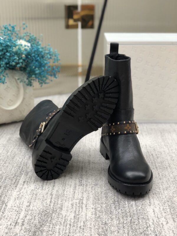 Louis Vuitton Discovery Flat Ankle Boot Black For Women LV
