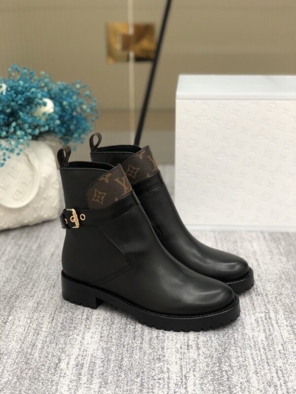 Louis Vuitton Discovery Flat Ankle Boot Black For Women LV