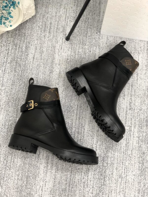 Louis Vuitton Discovery Flat Ankle Boot Black For Women LV