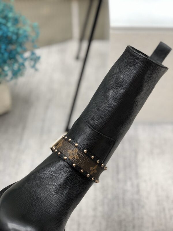 Louis Vuitton Discovery Flat Ankle Boot Black For Women LV