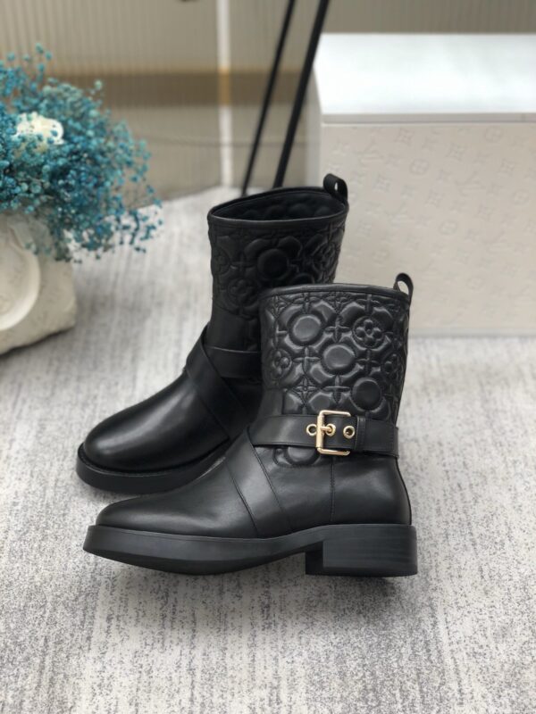 Louis Vuitton Discovery Flat Ankle Boot Black For Women LV