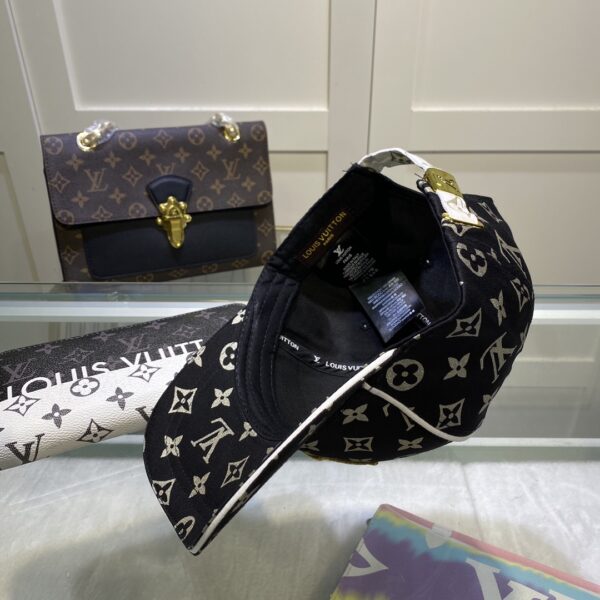 Louis Vuitton Embroidered Logo Baseball Cap Black LV Cap