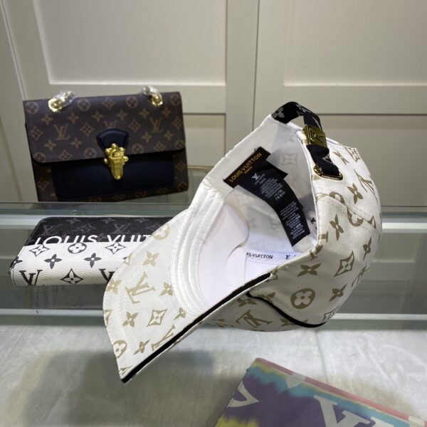 Louis Vuitton Embroidered Logo Baseball Cap White LV Cap