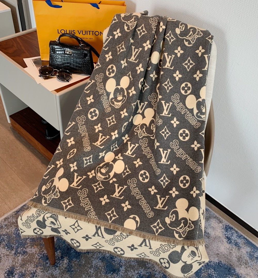 Louis Vuitton Game On Scarf Grey 71in/180cm