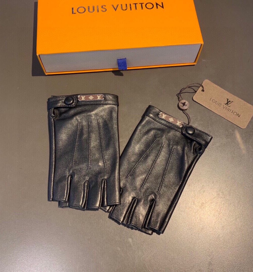 Louis Vuitton Gloves In Black