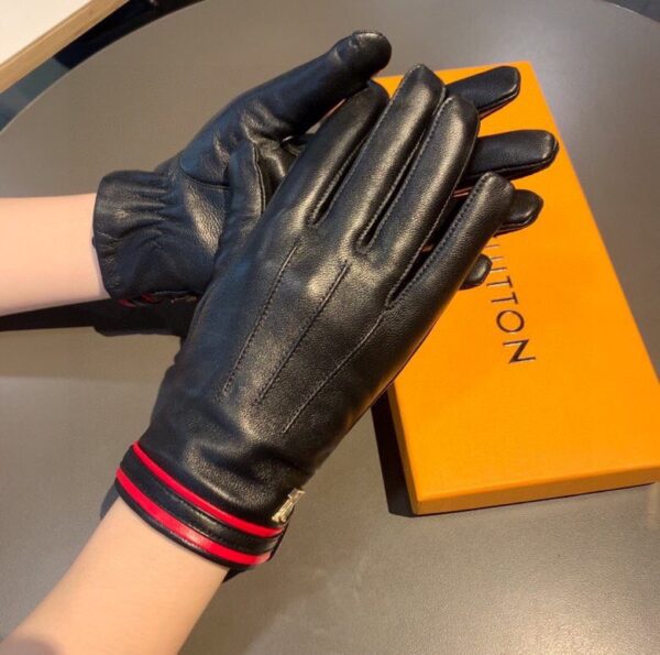 Louis Vuitton Gloves In Black