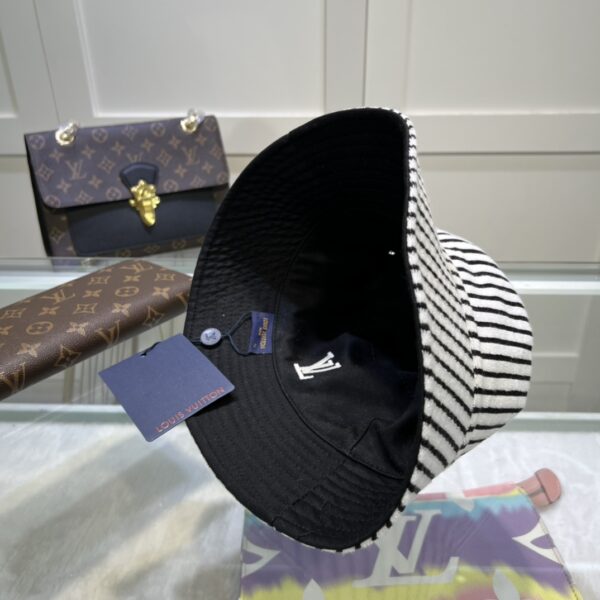 Louis Vuitton Graphical Bucket Hat White LV Cap