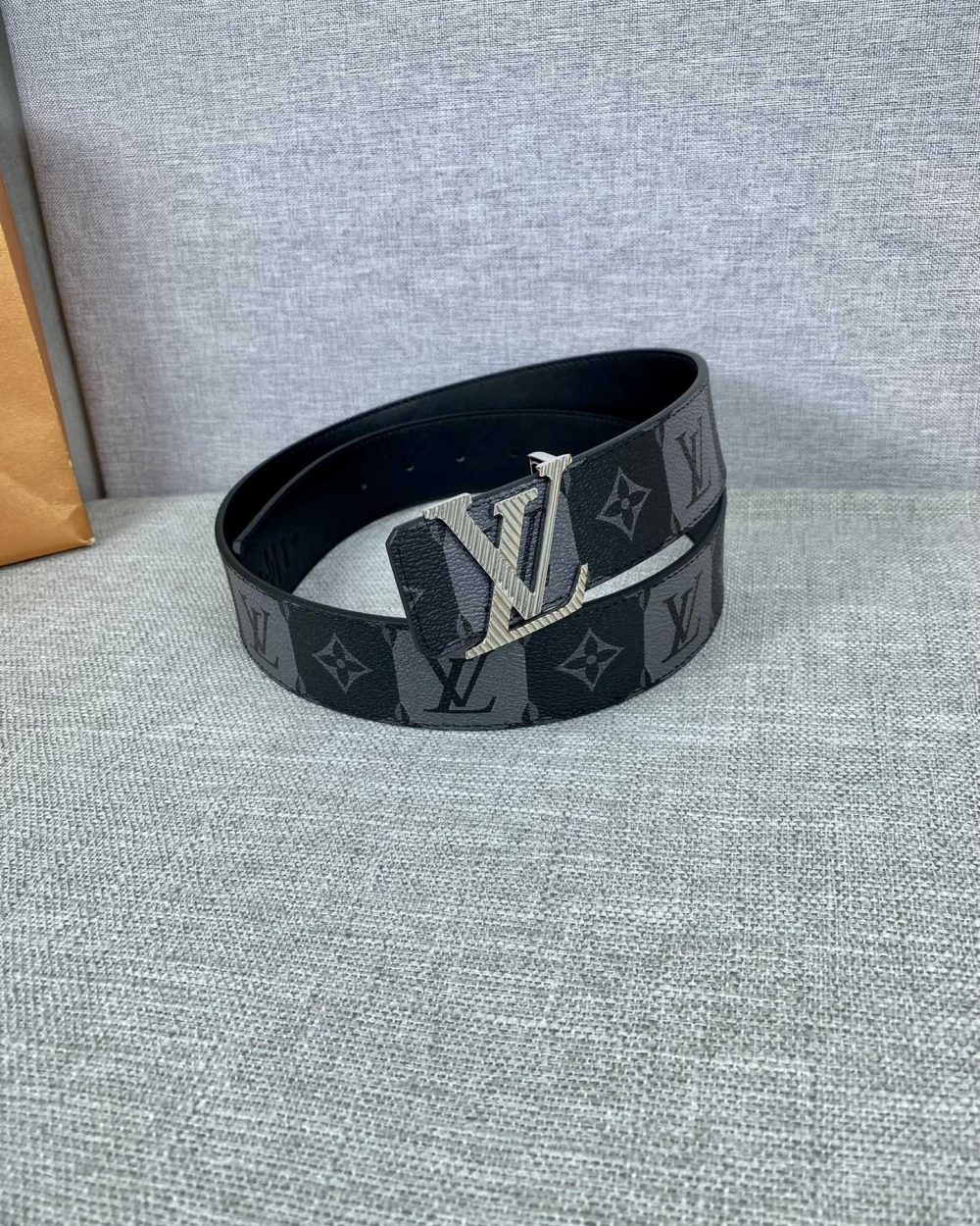 1:1 Replica Louis Vuitton Iconic Reversible LV Belt Black LV Women Belt